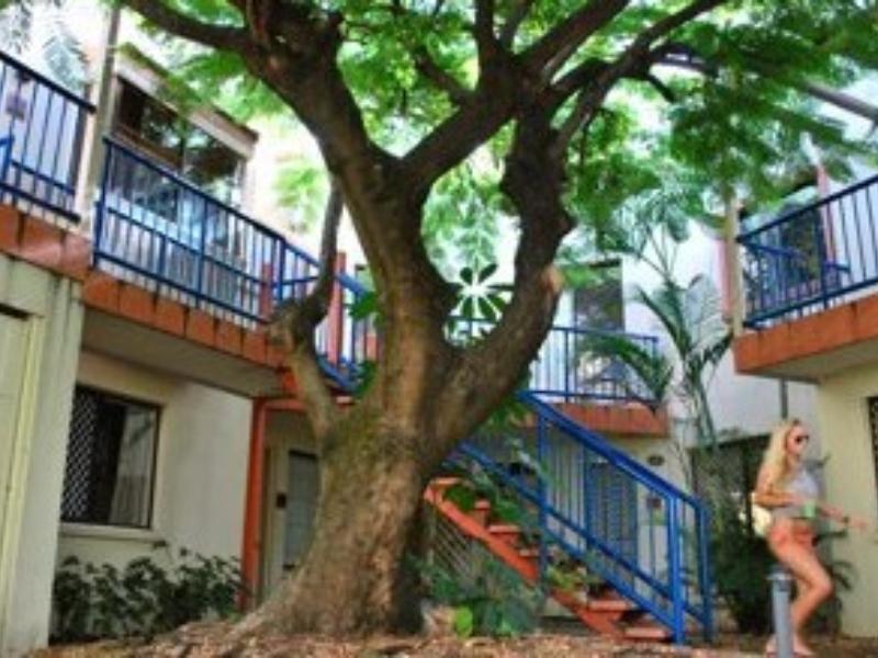 Sleeping Inn Backpackers Resort Gold Coast Bagian luar foto